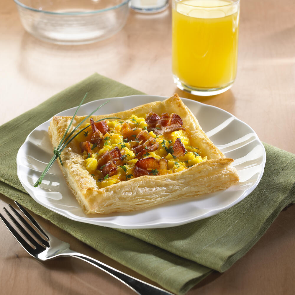 Mini Breakfast Pizzas